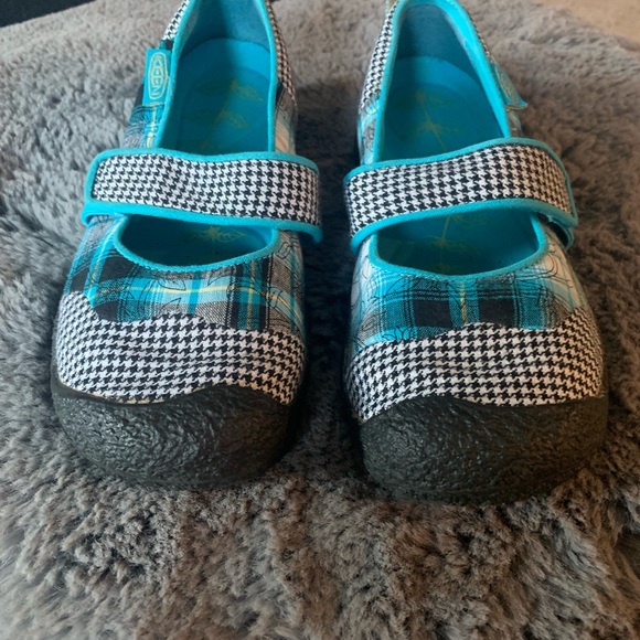 Keen Shoes - Keen shoes.